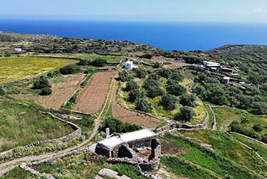 η φάρμα Λουμίδη στη Σίφνο