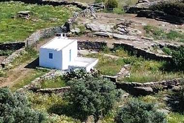 τα κτίσματα στη φάρμα Λουμίδη στη Σίφνο